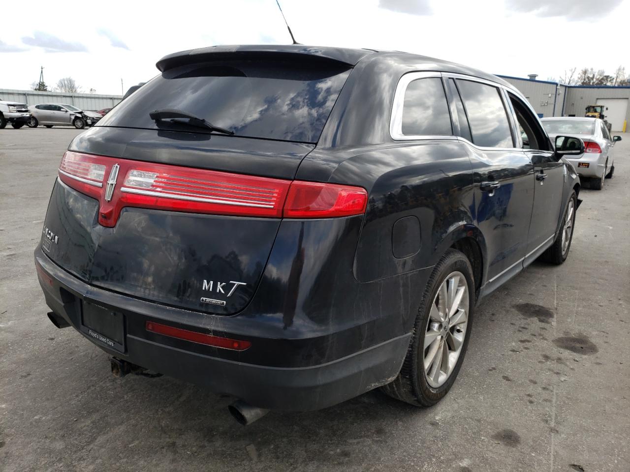 Photo 4 from auction – 2011 LINCOLN MKT with VIN 2LMHJ5AT2BBJ52207
