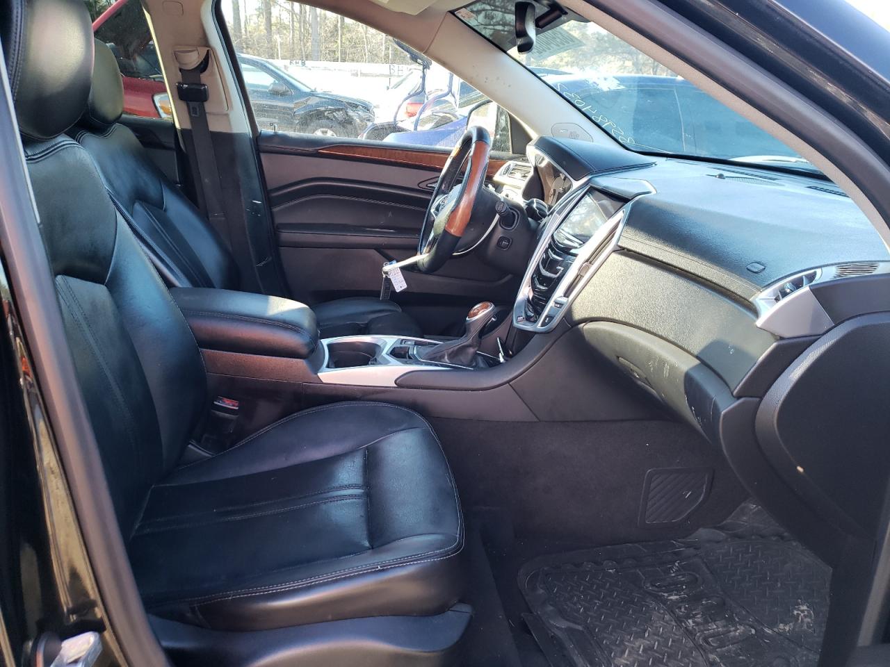 Photo 5 from auction – 2014 CADILLAC SRX PERFOR with VIN 3GYFNCE38ES677906