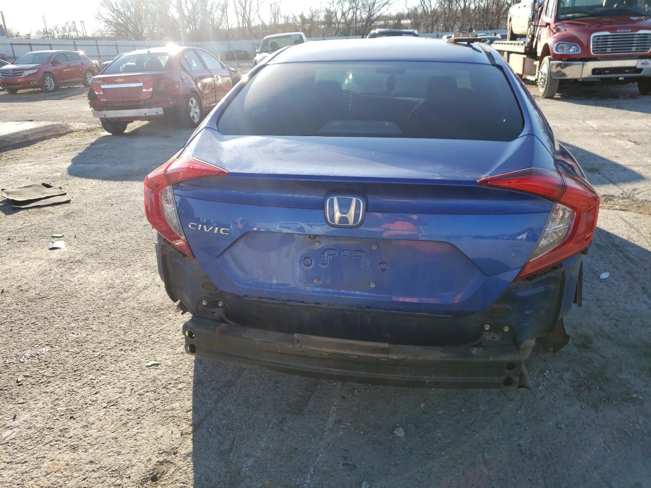 Photo 9 from auction – 2018 HONDA CIVIC with VIN 19XFC2F55JE005980