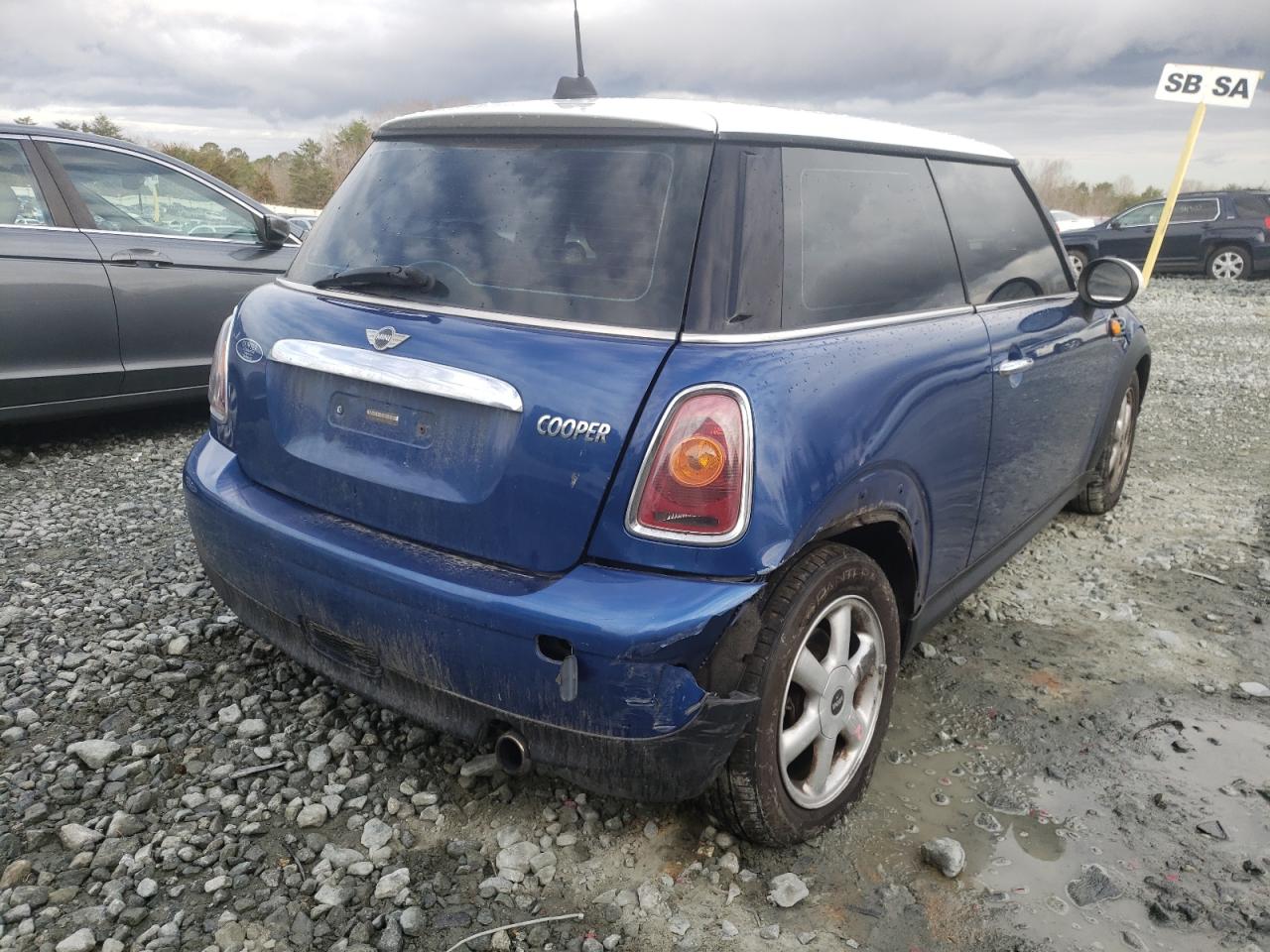Photo 4 from auction – 2007 MINI COOPER with VIN WMWMF33587TT58462