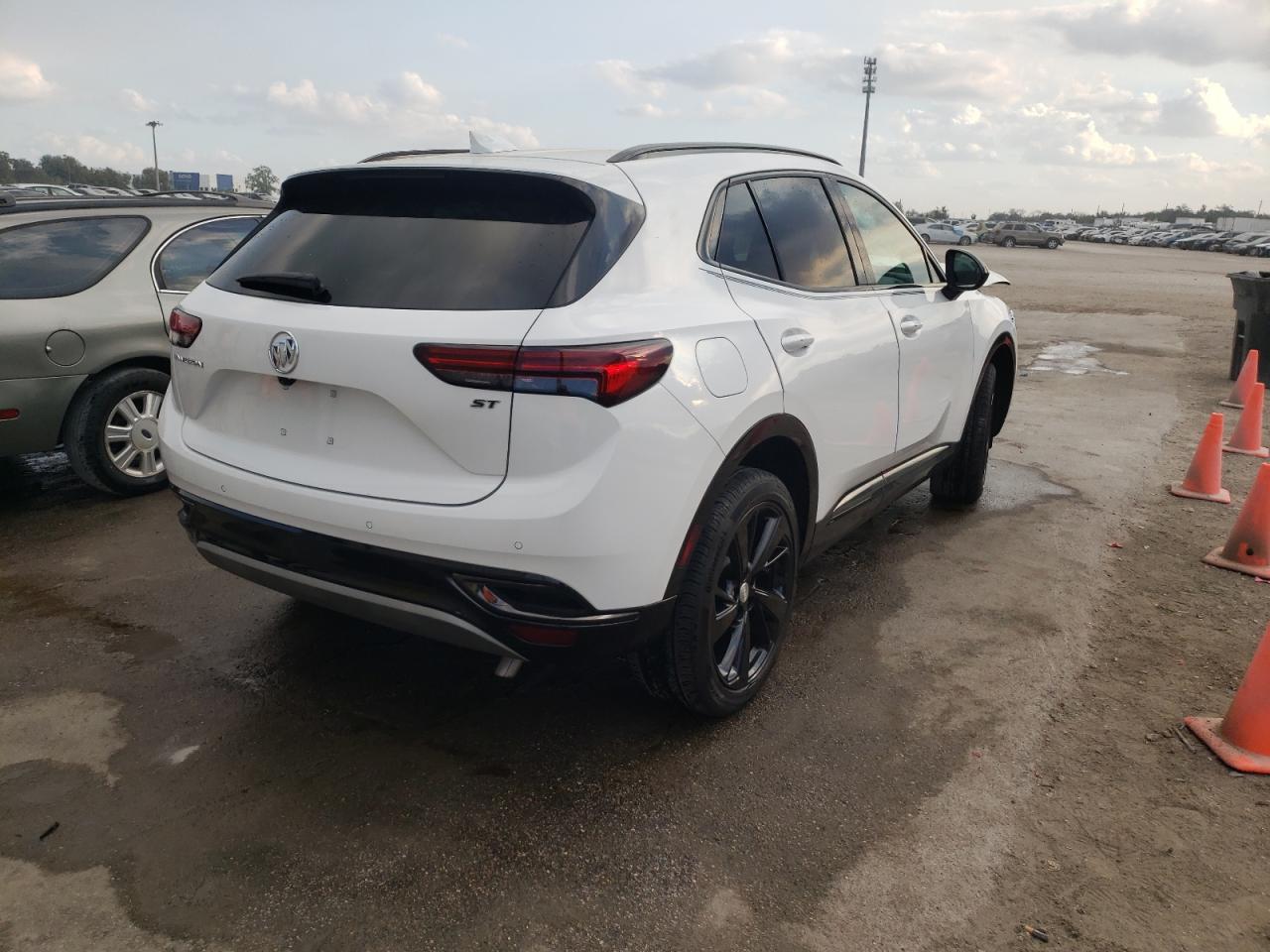 Photo 4 from auction – 2021 BUICK ENVISION E with VIN LRBFZNR44MD073078