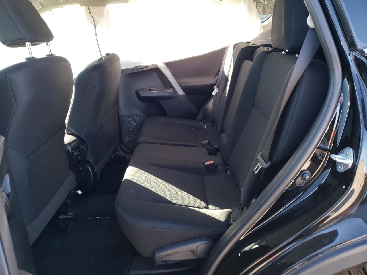 Photo 6 from auction – 2017 TOYOTA RAV4 LE with VIN 2T3BFREV9HW685459