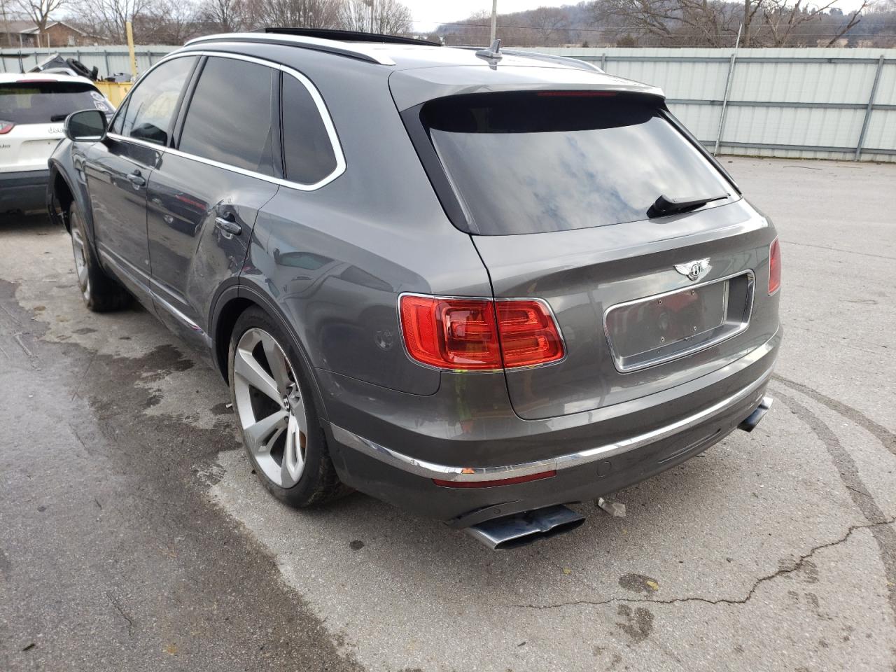 Photo 3 from auction – 2019 BENTLEY BENTAYGA with VIN SJAAM2ZV1KC025317