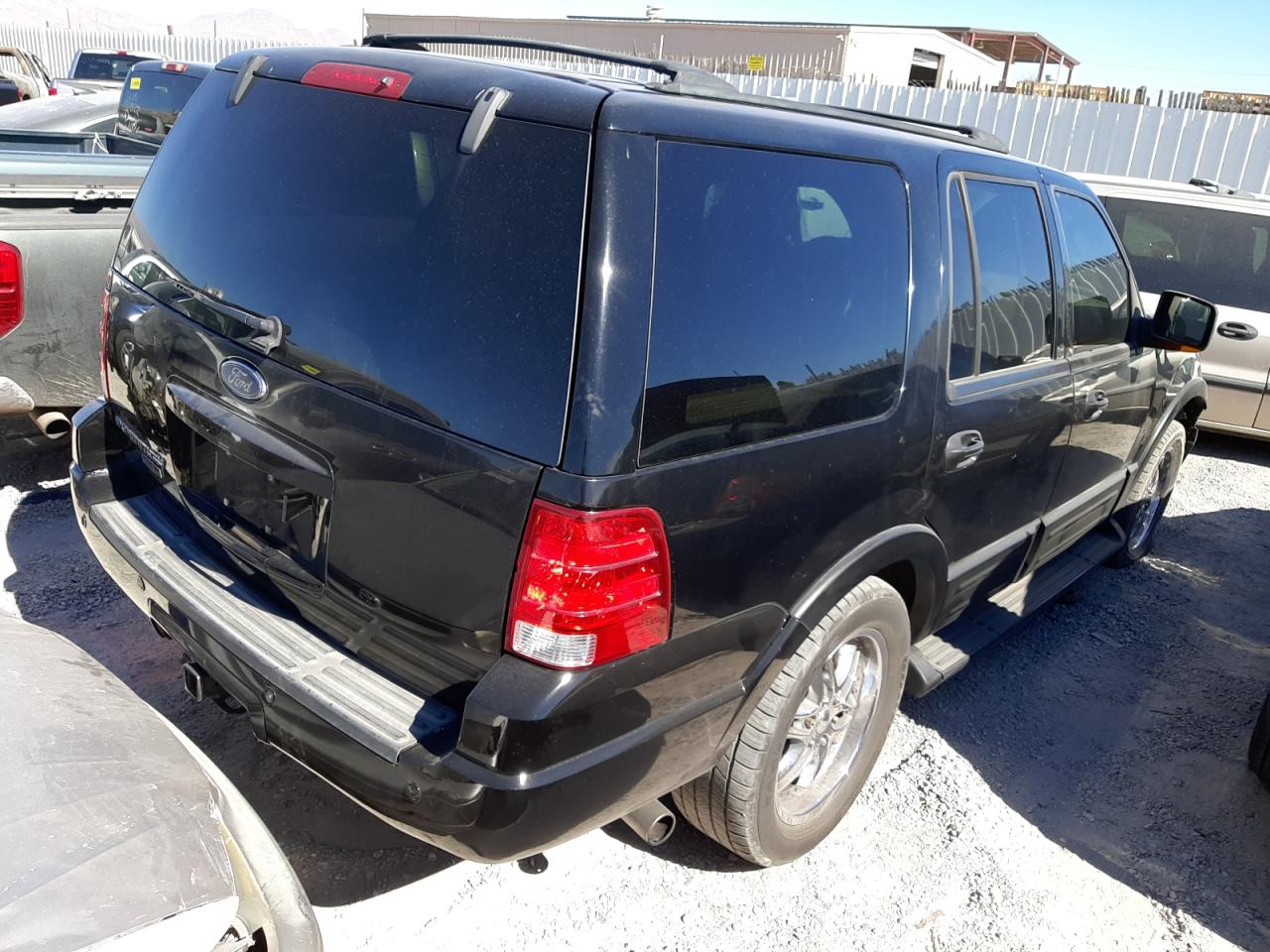 Photo 4 from auction – 2004 FORD EXPEDITION with VIN 1FMPU17L74LB24923