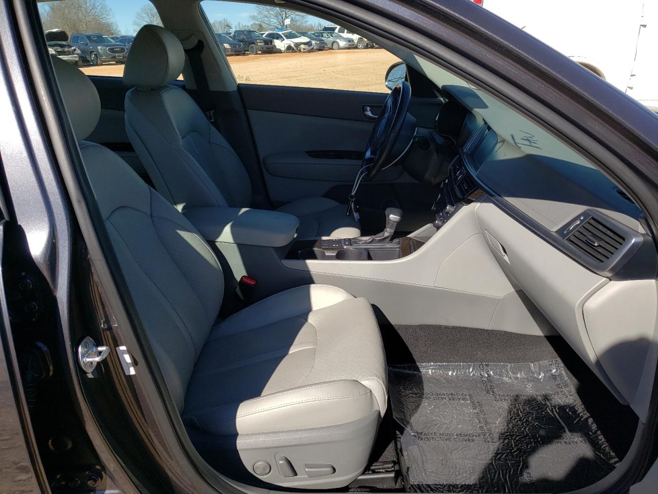 Photo 5 from auction – 2017 KIA OPTIMA EX with VIN 5XXGU4L33HG153630