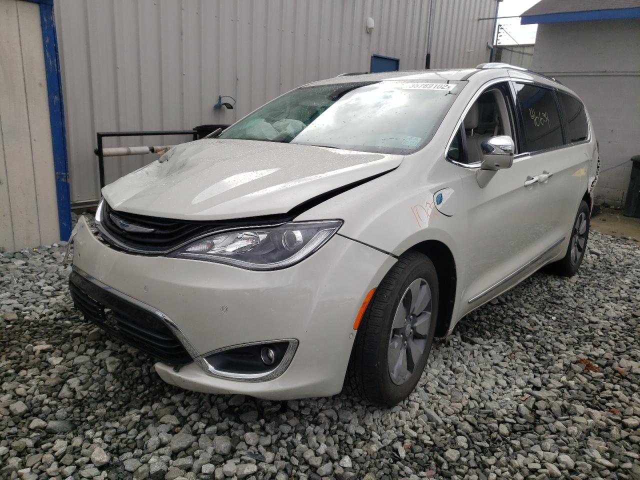 Photo 2 from auction – 2017 CHRYSLER PACIFICA E with VIN 2C4RC1N7XHR709546