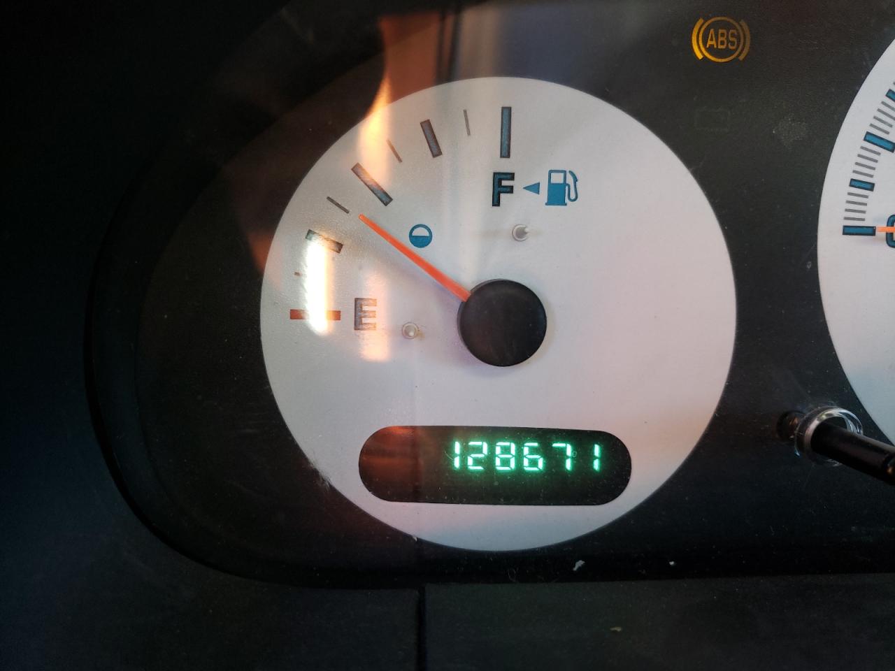 Photo 8 from auction – 2003 DODGE CARAVAN SE with VIN 1D4GP25393B102840