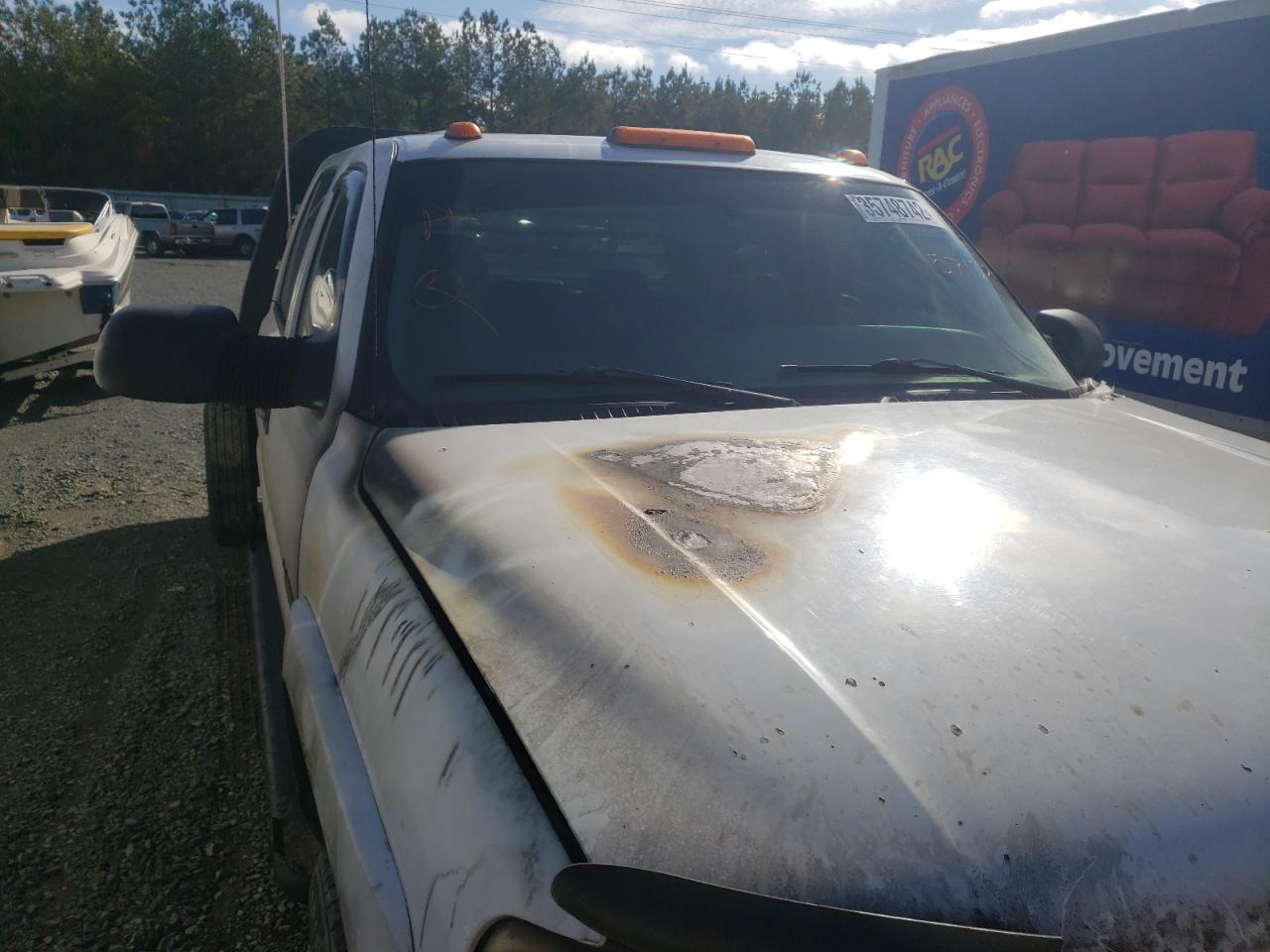 Photo 9 from auction – 2004 GMC K3500 with VIN 1GTJK33114F157172