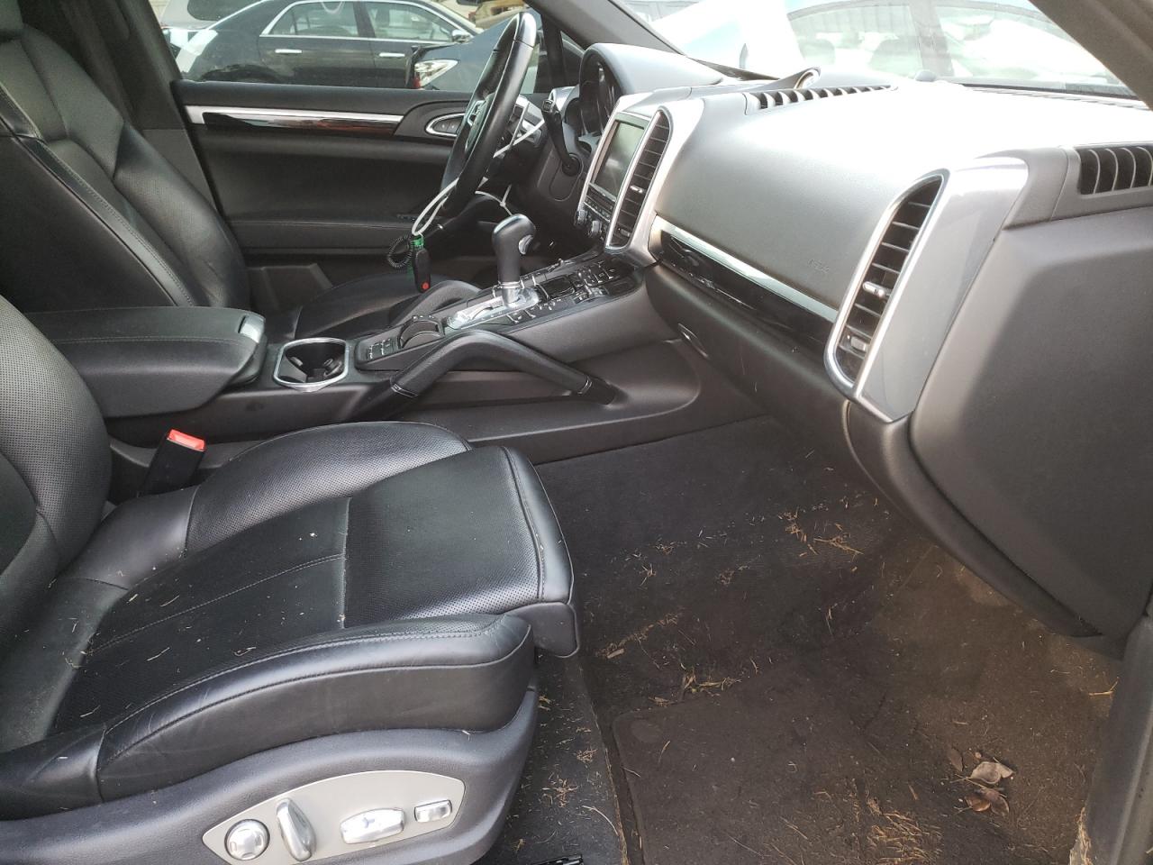Photo 19 from auction – 2016 PORSCHE CAYENNE with VIN WP1AA2A2XGLA00849