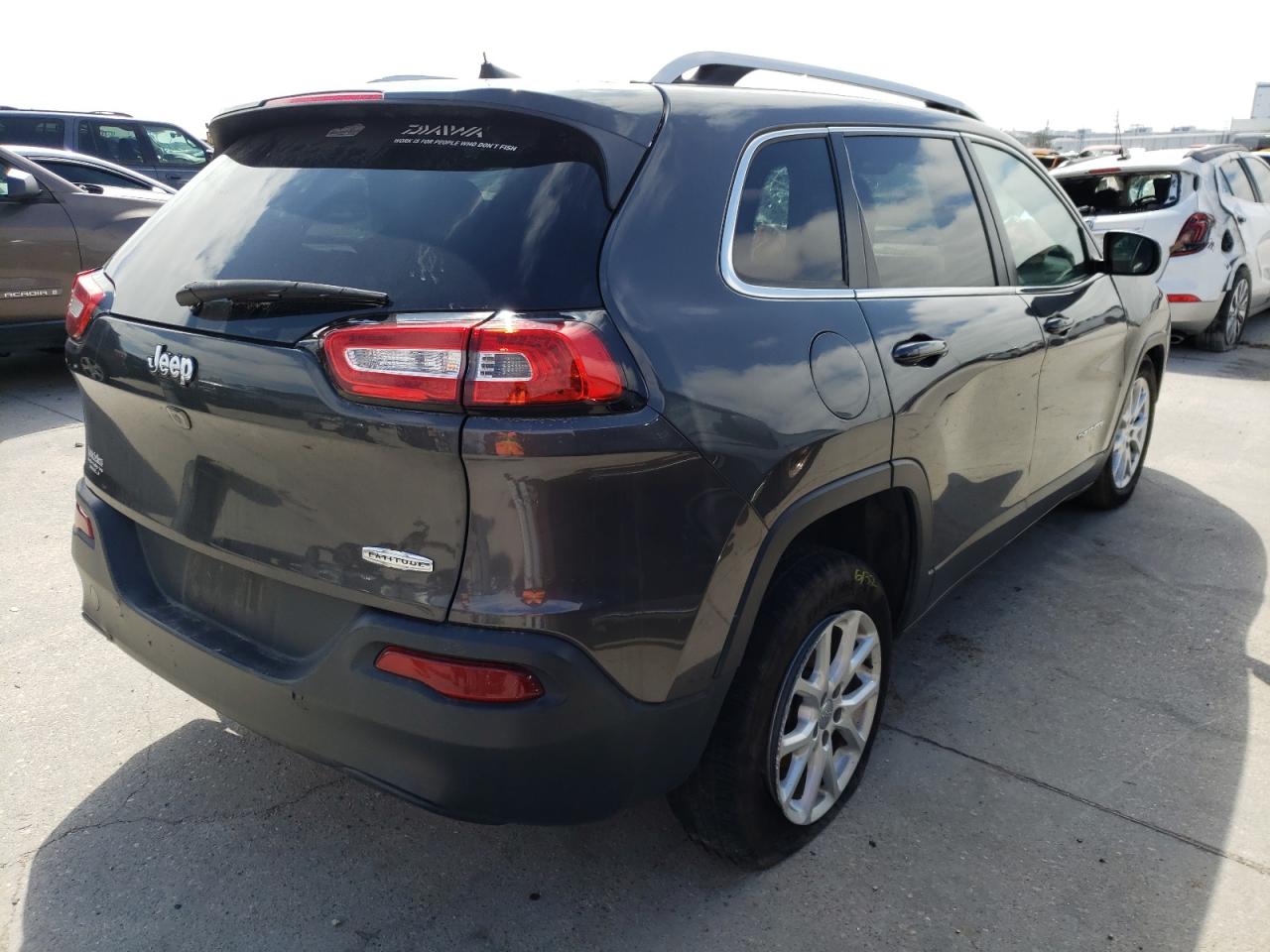 Photo 4 from auction – 2016 JEEP CHEROKEE with VIN 1C4PJLCB3GW176803