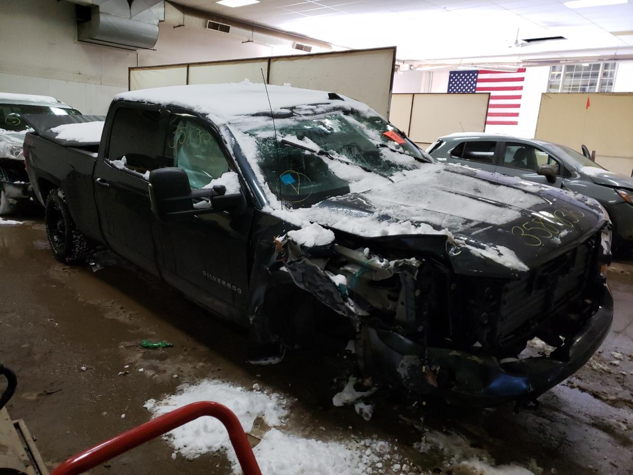 CHEVROLET SILVERADO 2018 with VIN 3GCUKREC5JG393249 - Photo from auction