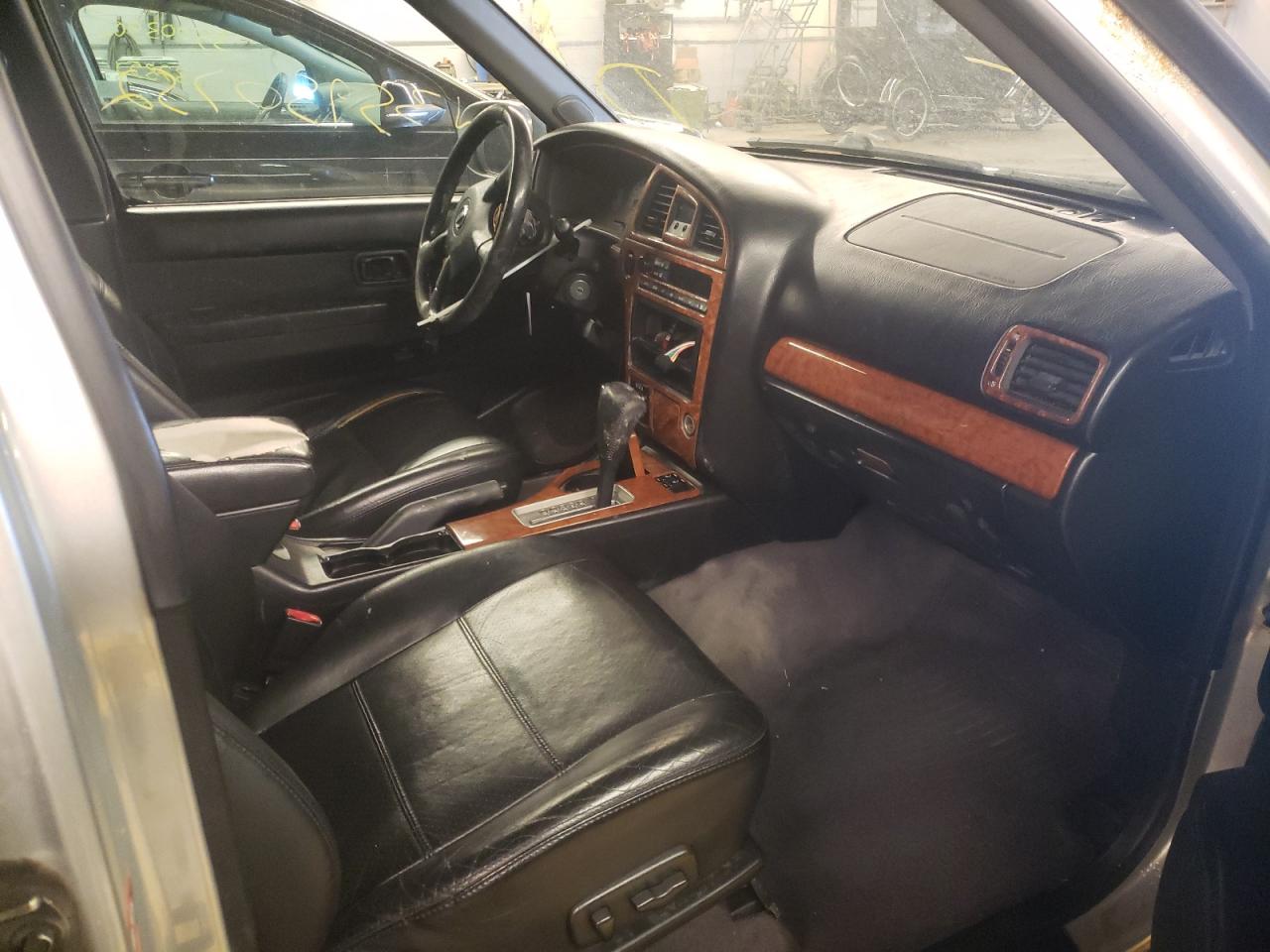 Photo 5 from auction – 2003 NISSAN PATHFINDER with VIN JN8DR09Y33W802483