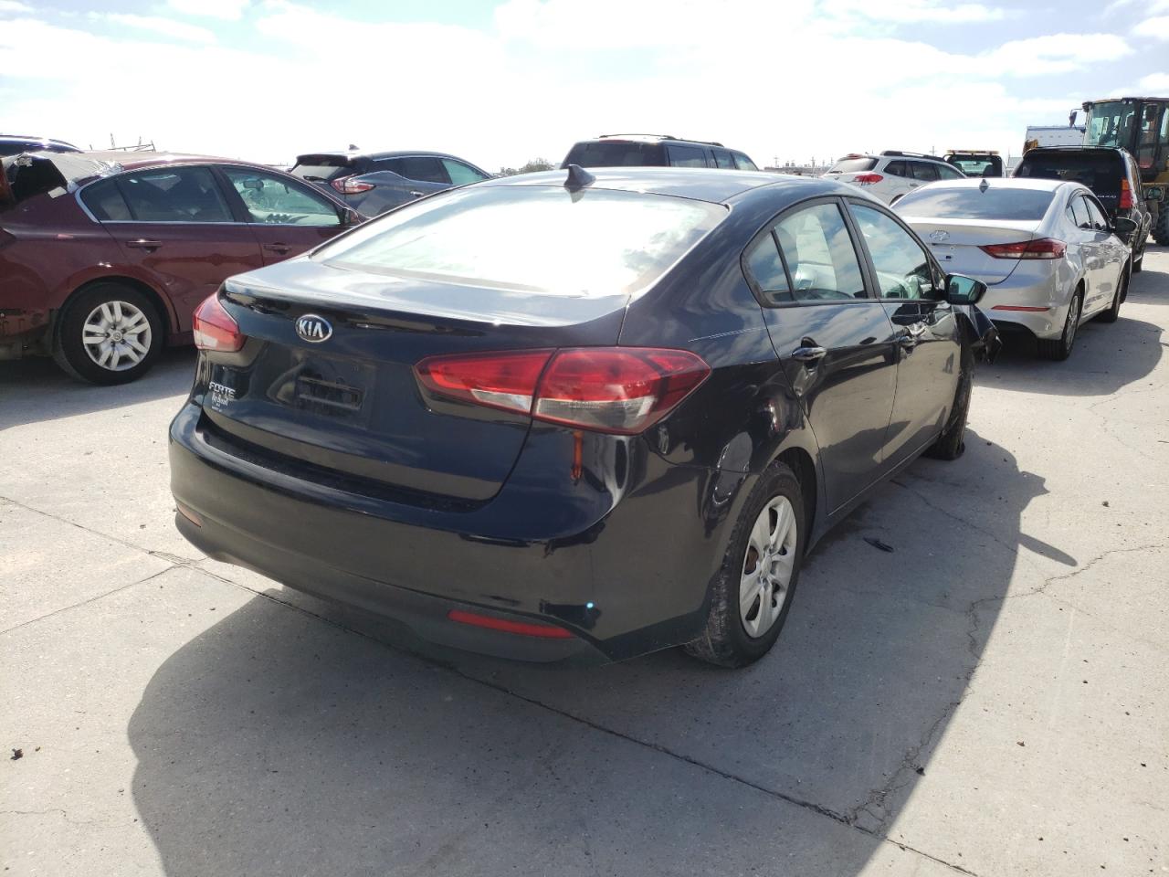 Photo 4 from auction – 2017 KIA FORTE LX with VIN 3KPFK4A75HE058440