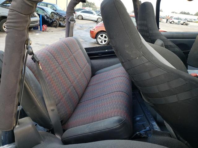Photo 6 from auction – 2000 JEEP WRANGLER / with VIN 1J4FA49S0YP712833