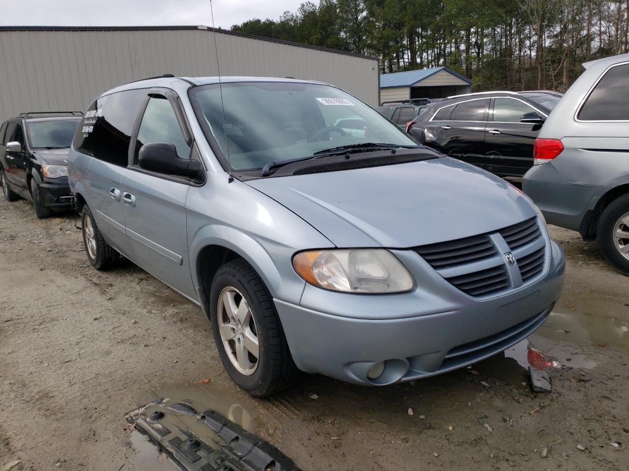DODGE GRAND CARA 2005 z numerem VIN 2D4GP44L95R428610 - Zdjęcie z aukcji