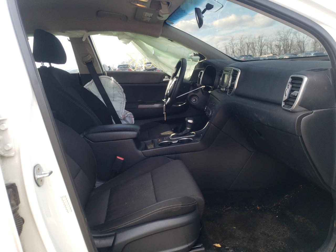 Photo 5 from auction – 2017 KIA SPORTAGE L with VIN KNDPMCAC2H7033100