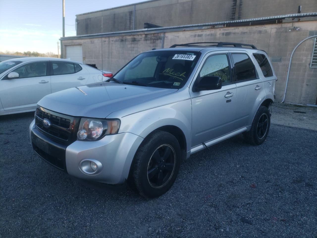 Photo 2 from auction – 2011 FORD ESCAPE XLT with VIN 1FMCU9DG1BKC28900