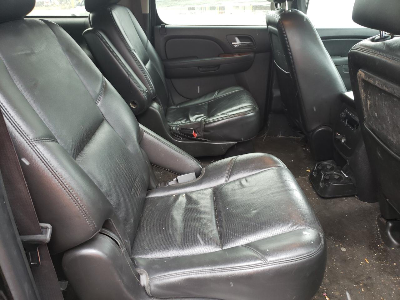 Photo 6 from auction – 2011 CHEVROLET SUBURBAN K with VIN 1GNSKKE36BR377584