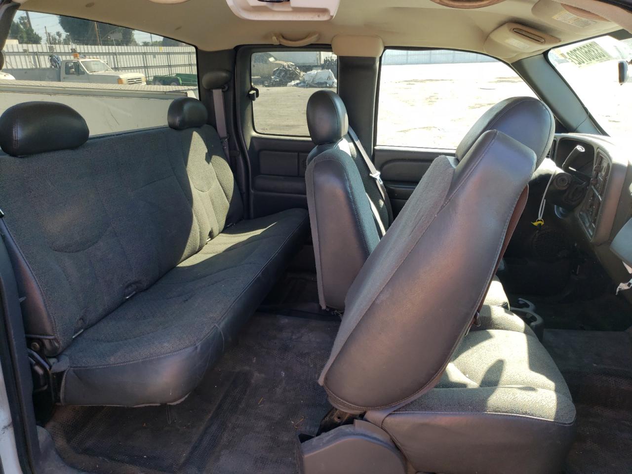 Photo 6 from auction – 2005 GMC SIERRA C25 with VIN 1GDHC29U45E103603