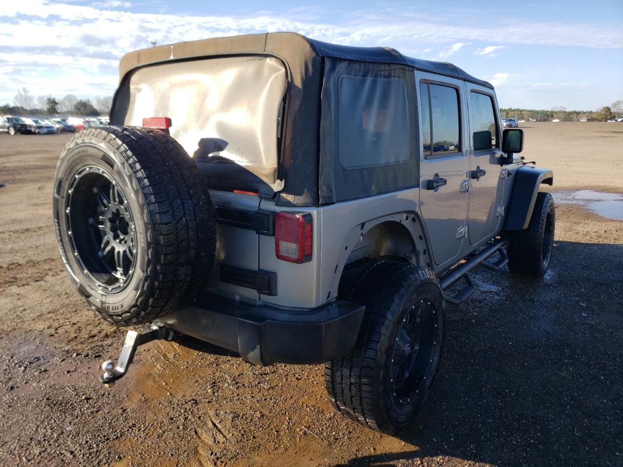 Photo 4 from auction – 2016 JEEP WRANGLER U with VIN 1C4BJWFG5GL303166