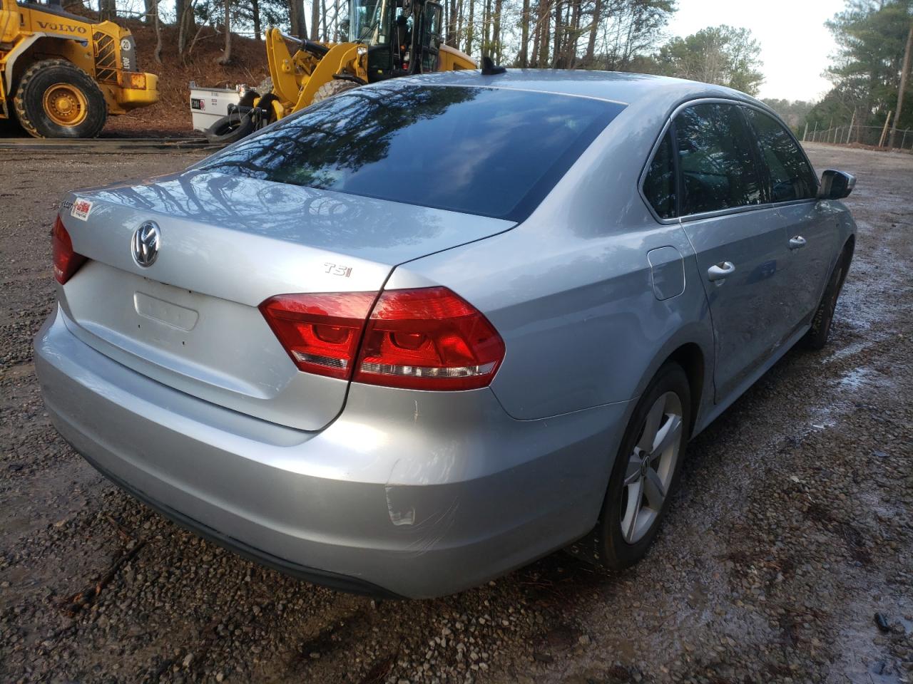 Photo 4 from auction – 2015 VOLKSWAGEN PASSAT S with VIN 1VWAS7A38FC110556