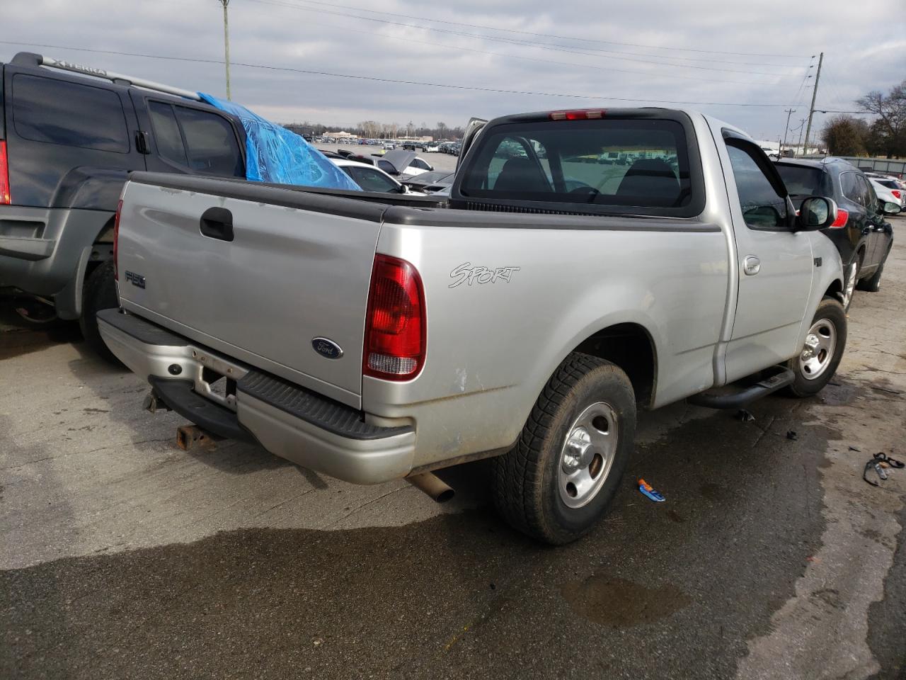 Photo 4 from auction – 2001 FORD F150 with VIN 1FTZF17221NB66382