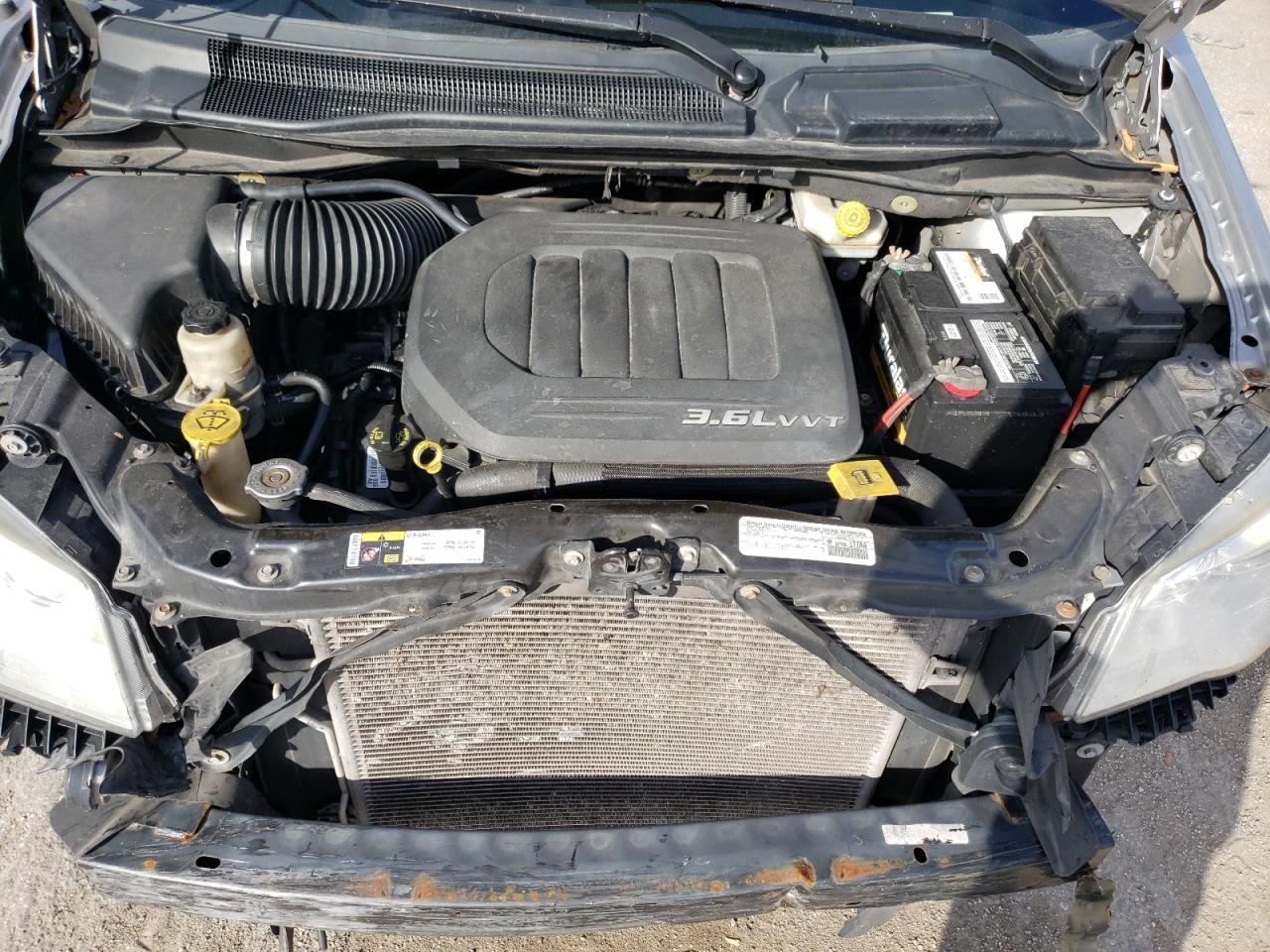 Photo 7 from auction – 2015 CHRYSLER TOWN & COU with VIN 2C4RC1CG2FR572778