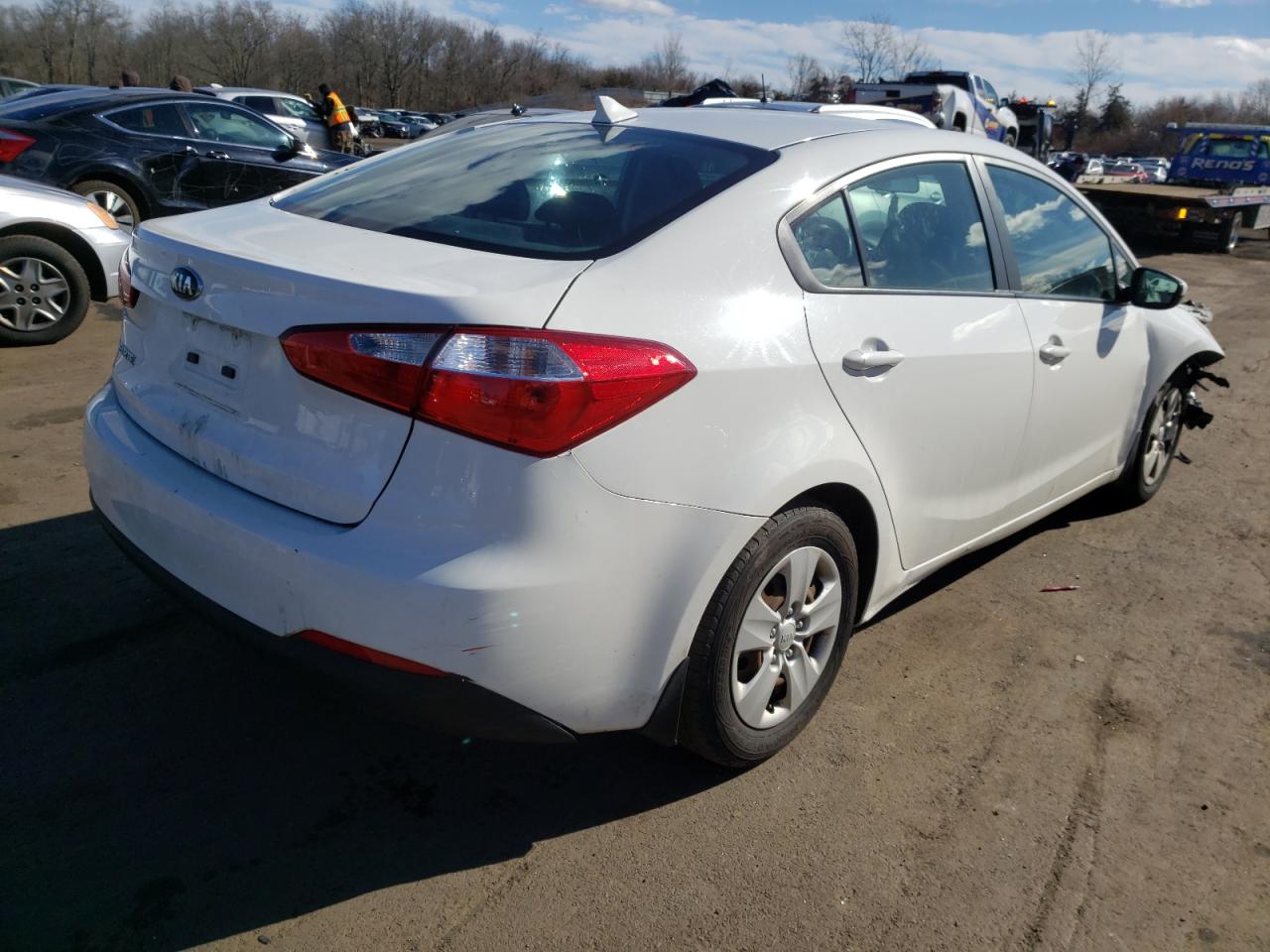 Photo 4 from auction – 2016 KIA FORTE LX with VIN KNAFK4A62G5505451