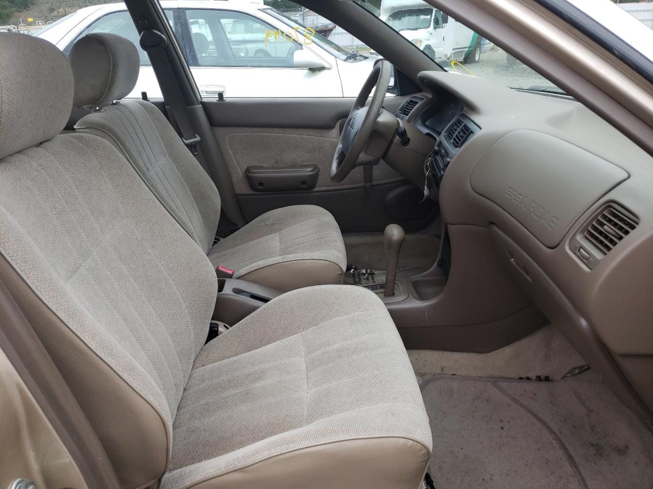 Photo 5 from auction – 1996 TOYOTA COROLLA with VIN JT2BA02E1T0136262