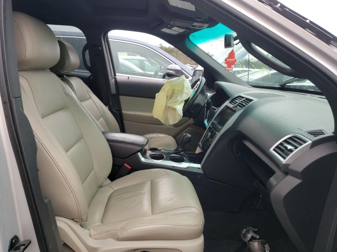 Photo 5 from auction – 2014 FORD EXPLORER L with VIN 1FM5K7F87EGB73899