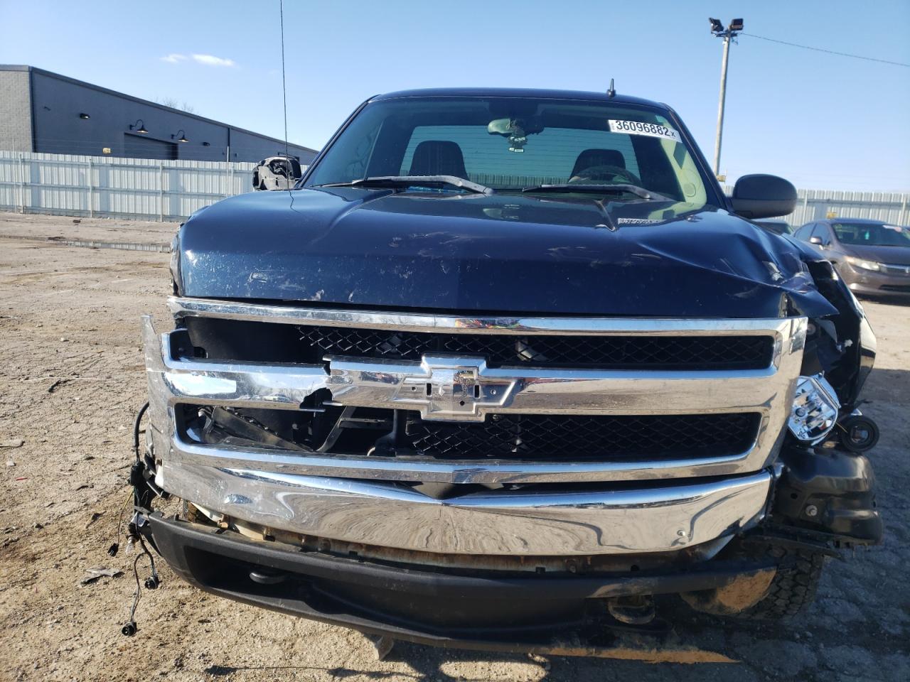 Photo 9 from auction – 2007 CHEVROLET SILVERADO with VIN 1GCEK14017Z585287