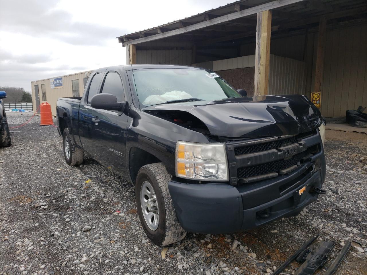 Photo 2 from auction – 2011 CHEVROLET SILVERADO with VIN 1GCRKPEA4BZ415669