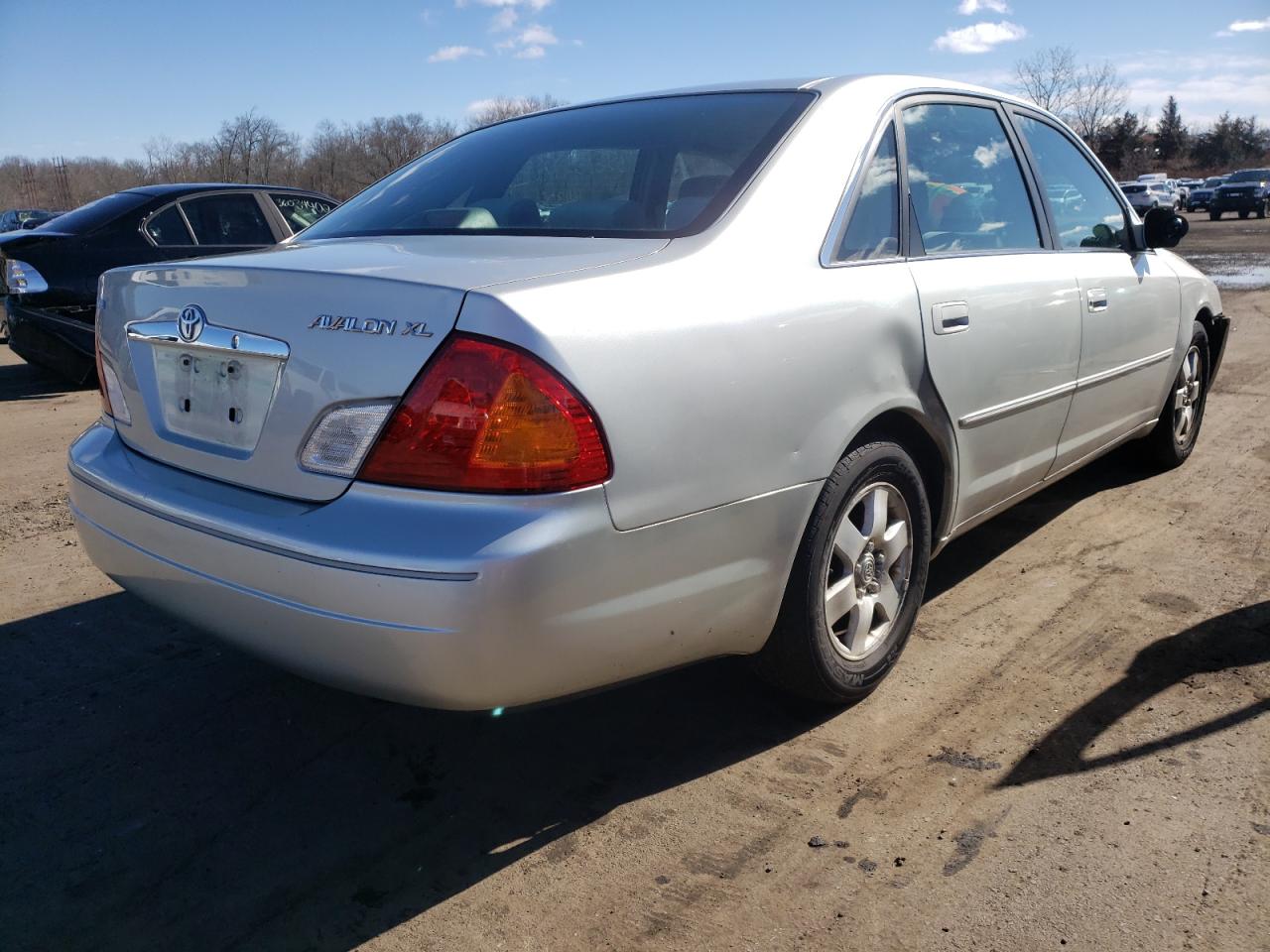 Photo 4 from auction – 2000 TOYOTA AVALON XL with VIN 4T1BF28B2YU007556