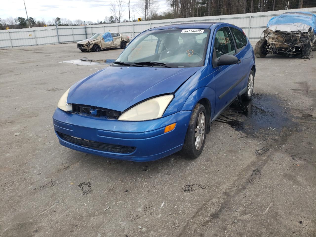 Photo 2 from auction – 2001 FORD FOCUS ZX3 with VIN 3FAFP31301R175095