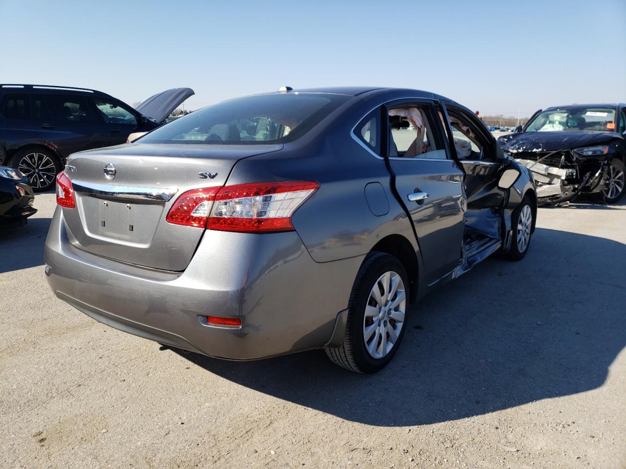 Photo 4 from auction – 2015 NISSAN SENTRA S with VIN 3N1AB7APXFL689157
