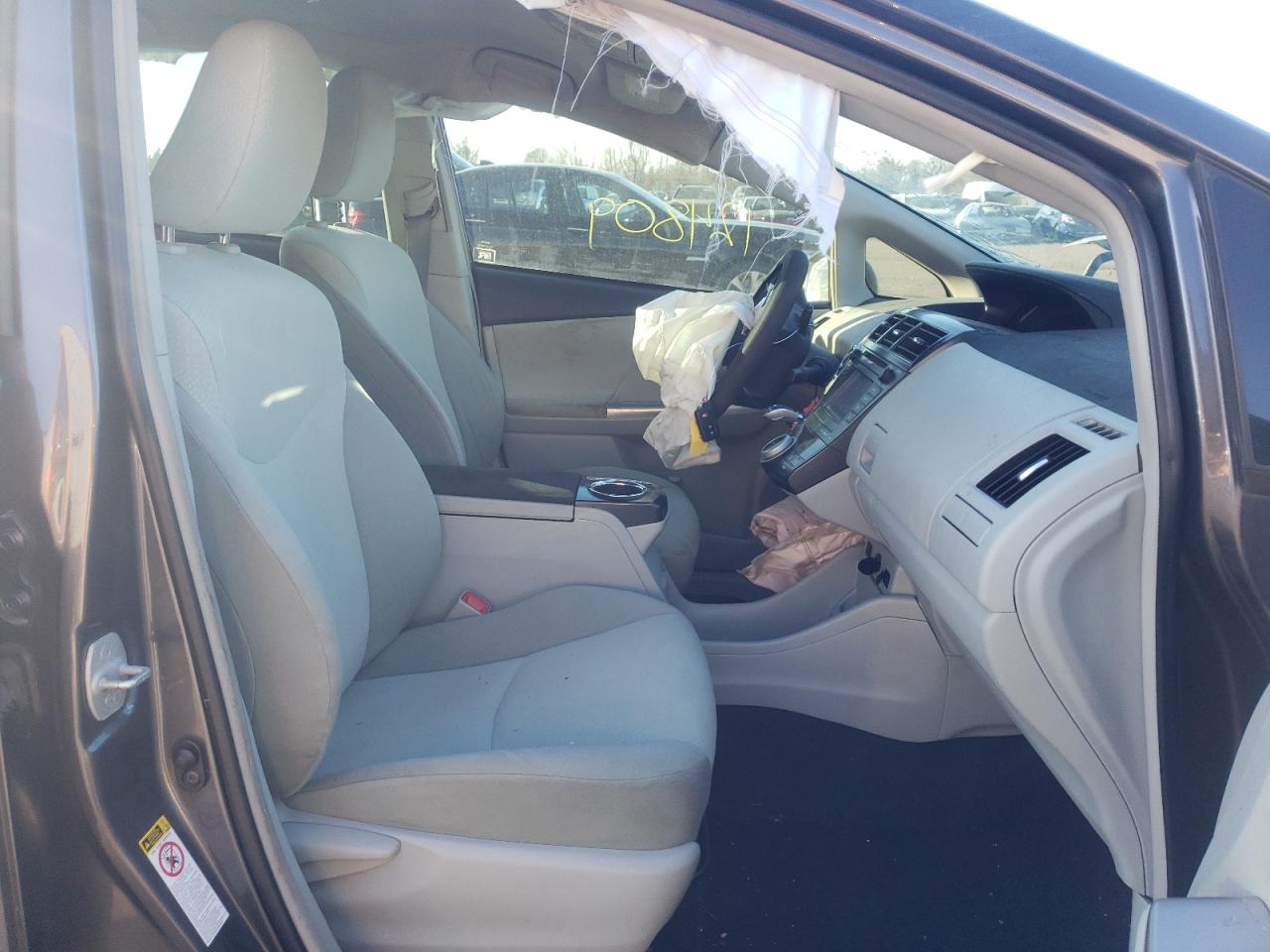 Photo 5 from auction – 2014 TOYOTA PRIUS V with VIN JTDZN3EU7E3302977