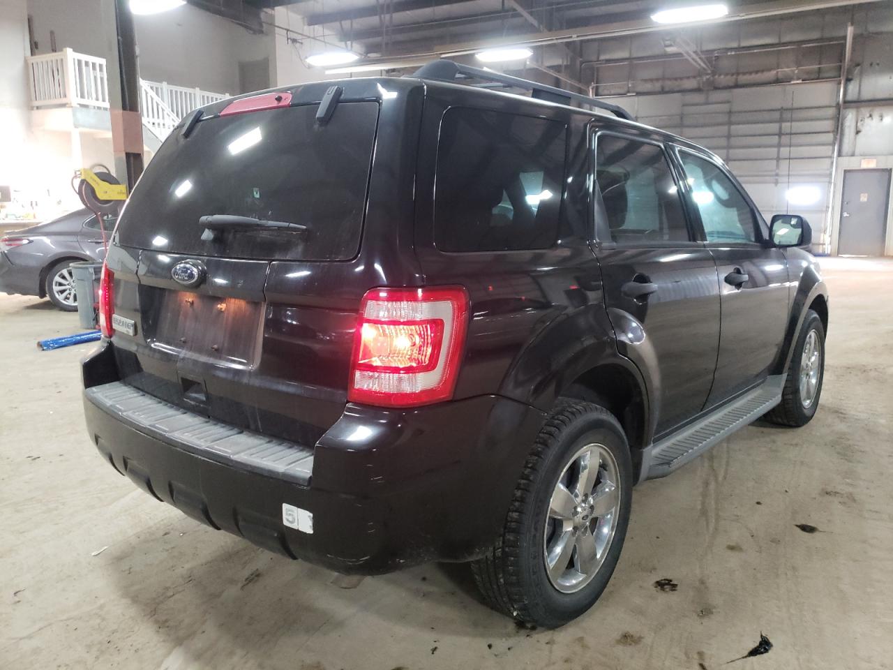 Photo 4 from auction – 2010 FORD ESCAPE XLT with VIN 1FMCU0D74AKB63616