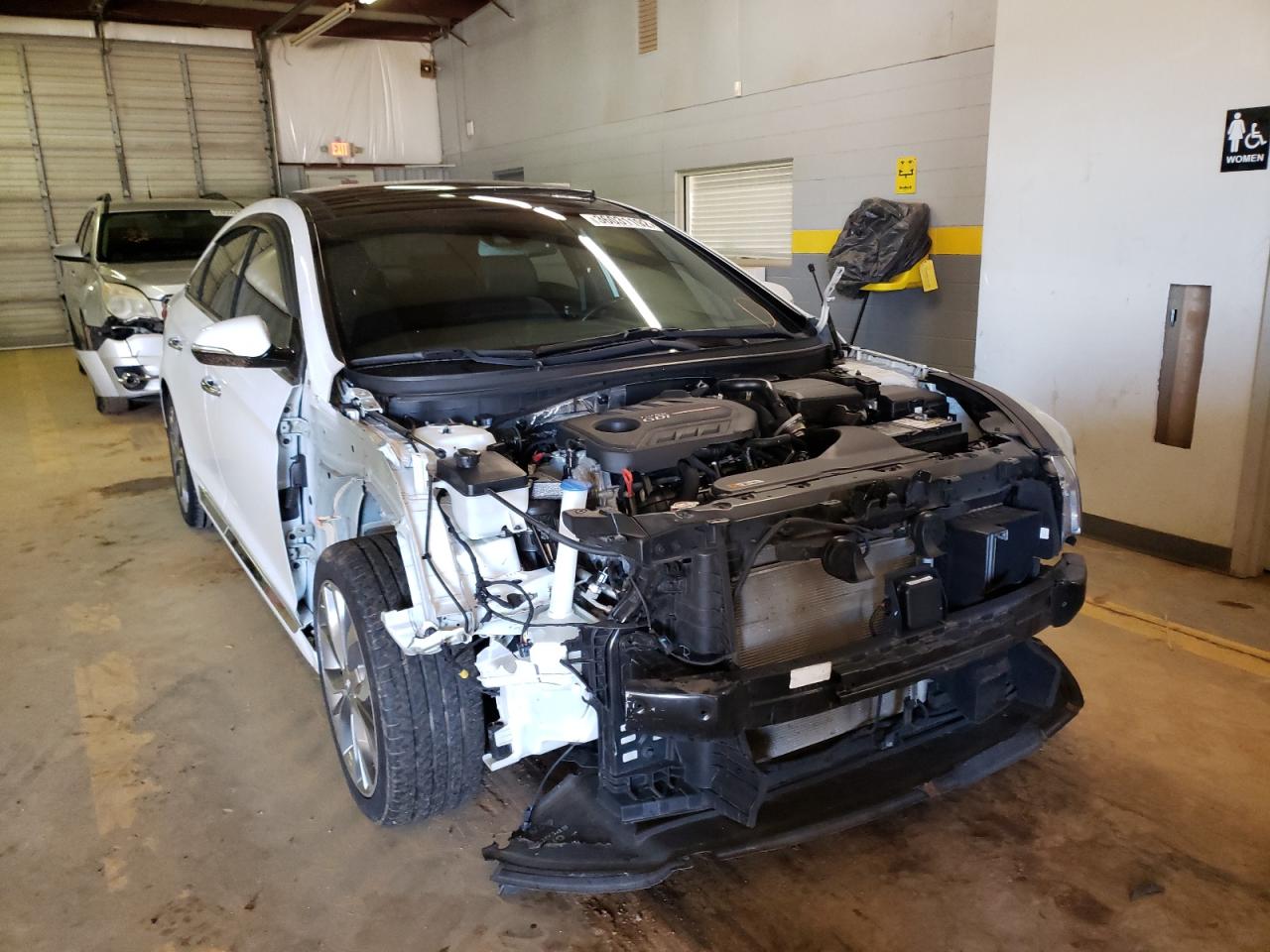HYUNDAI SONATA SPO 2015 with VIN 5NPE34AB9FH250045 - Photo from auction