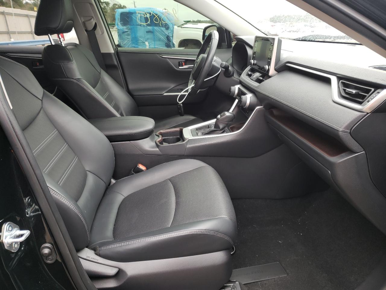 Photo 5 from auction – 2019 TOYOTA RAV4 LIMIT with VIN JTMY1RFV3KD026384