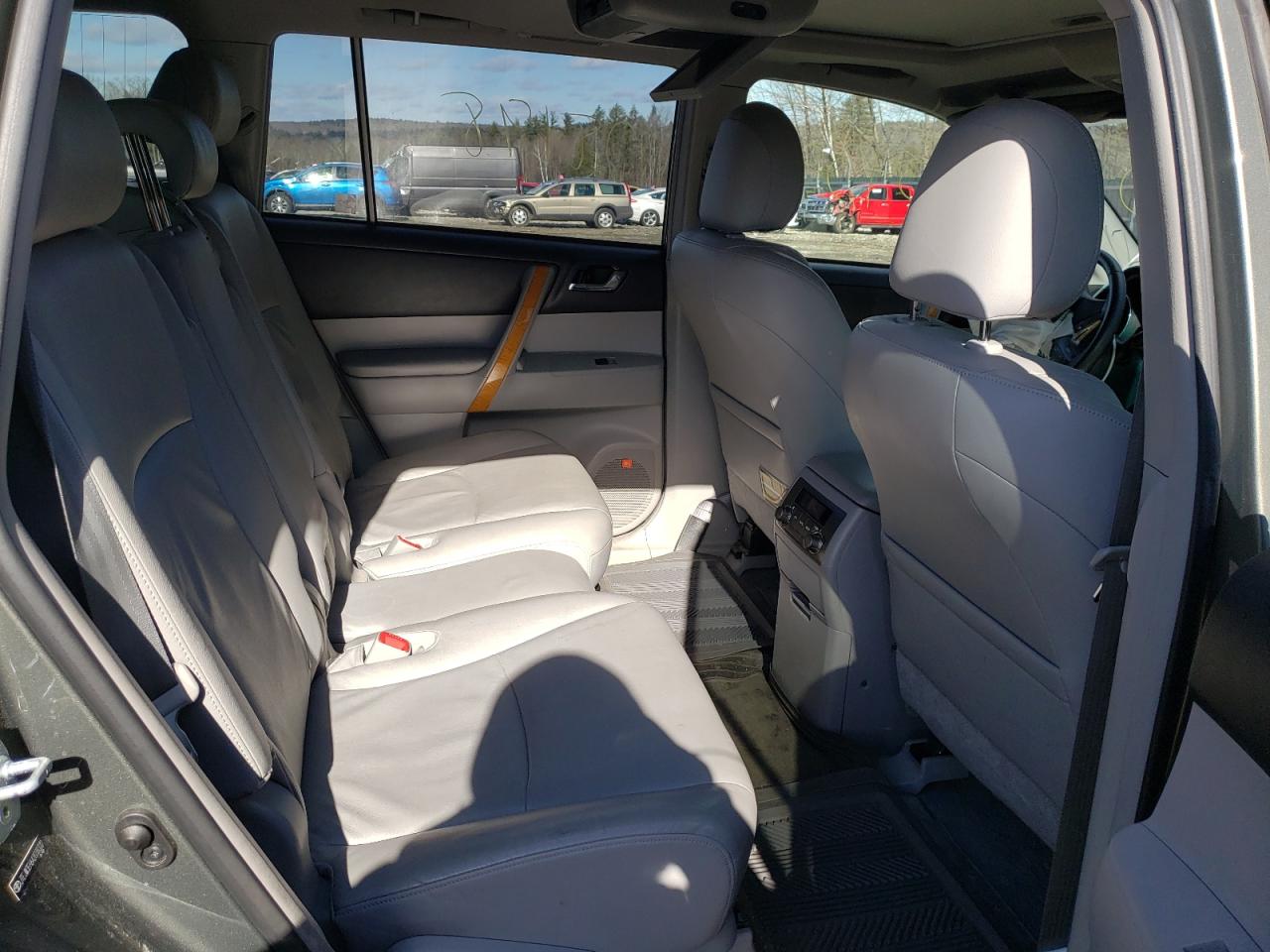 Photo 6 from auction – 2010 TOYOTA HIGHLANDER with VIN JTEJW3EH6A2038322