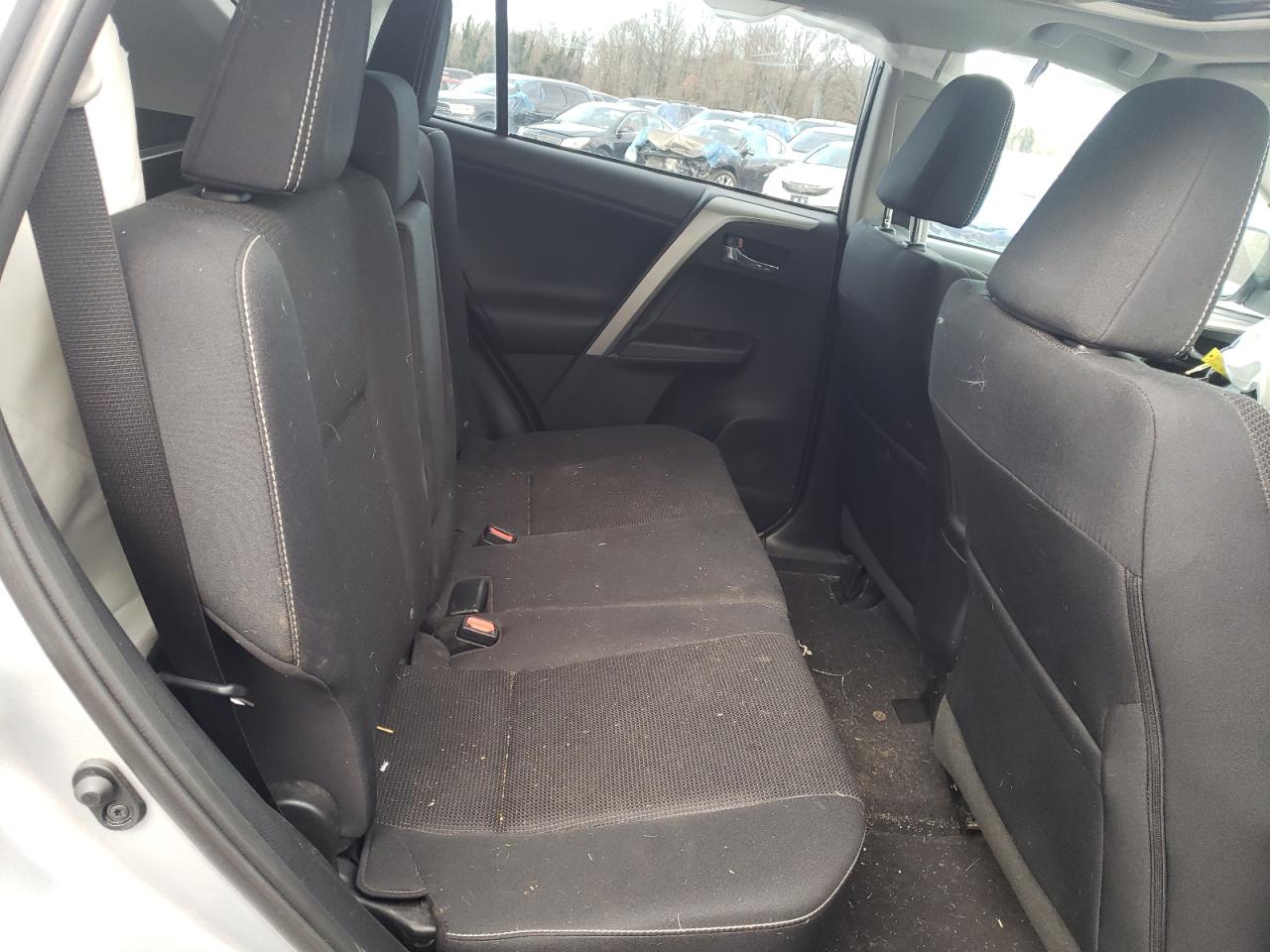 Photo 6 from auction – 2016 TOYOTA RAV4 XLE with VIN 2T3RFREV5GW522112
