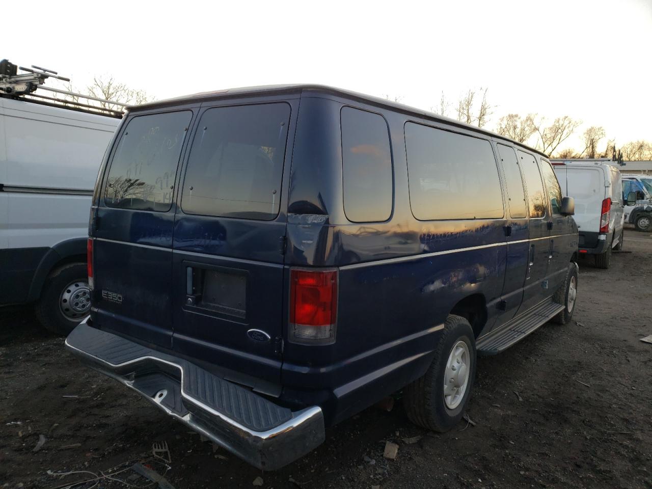 Photo 4 from auction – 2002 FORD ECONOLINE with VIN 1FBSS31L02HA74704