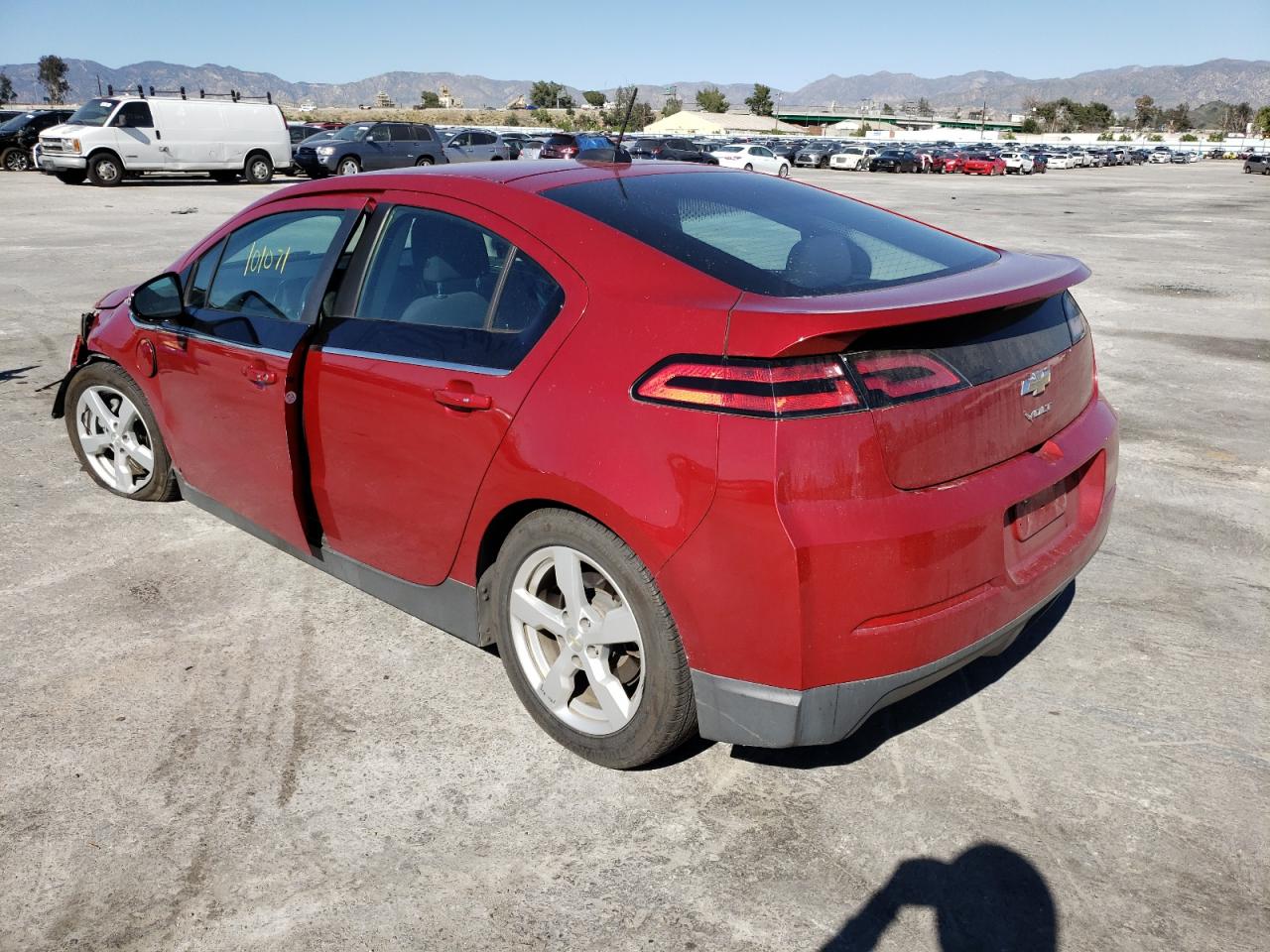 Photo 3 from auction – 2015 CHEVROLET VOLT with VIN 1G1RC6E42FU105842