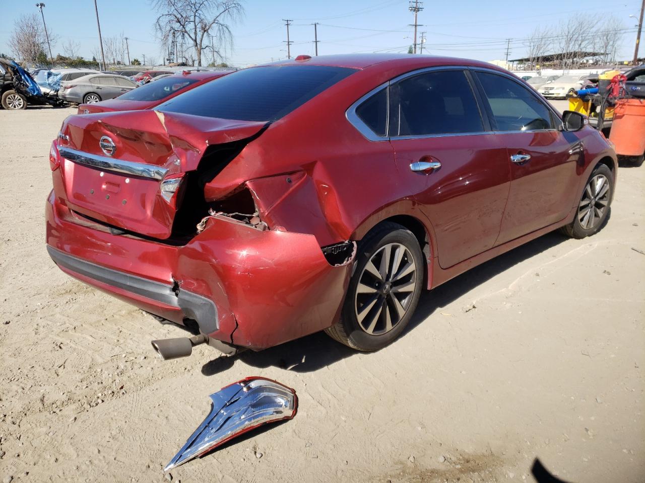 Photo 4 from auction – 2017 NISSAN ALTIMA 2.5 with VIN 1N4AL3APXHC180144