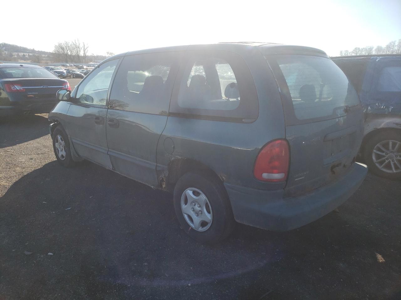 Photo 3 from auction – 2000 DODGE CARAVAN with VIN 2B4GP2535YR863402