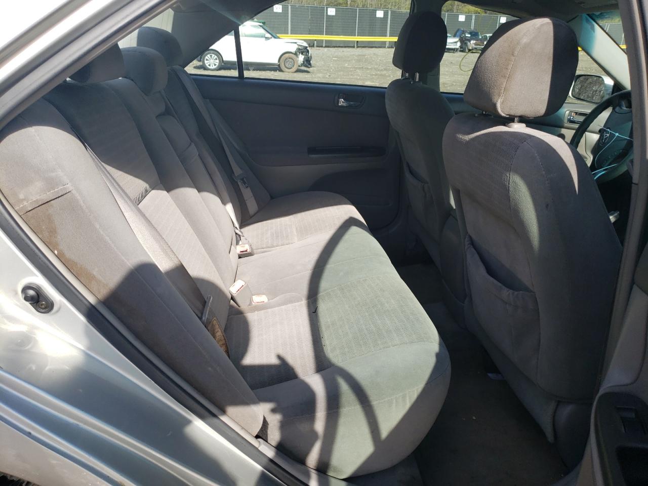 Photo 6 from auction – 2005 TOYOTA CAMRY LE with VIN 4T1BE32K05U512217