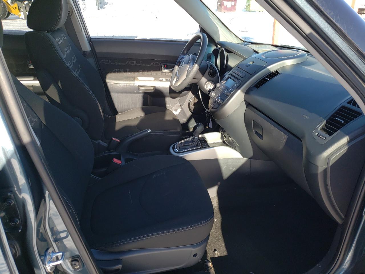 Снимка 5 от търг – 2012 KIA SOUL + с VIN KNDJT2A68C7459122