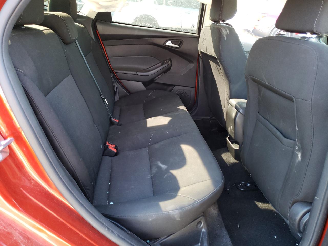 Photo 6 from auction – 2018 FORD FOCUS SE with VIN 1FADP3F29JL277534
