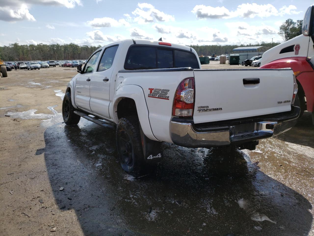 Photo 3 from auction – 2014 TOYOTA TACOMA DOU with VIN 5TFLU4ENXEX091015
