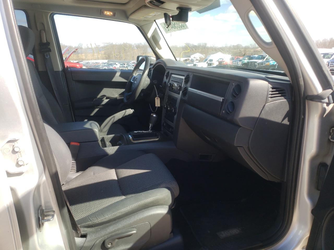 Photo 5 from auction – 2008 JEEP COMMANDER with VIN 1J8HG48K38C159108